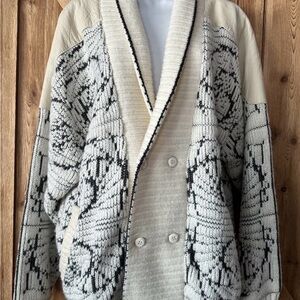 Men's Black and White Patterned Sweater